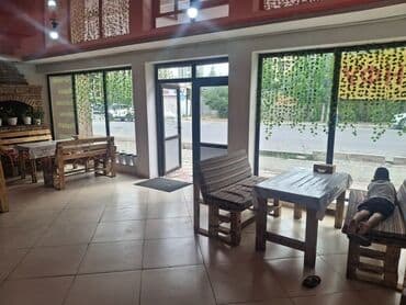 оборудование для фаст фуд: Ак-Орго ж/м Продается готовый бизнес кафе Площадь: 100м2 Этаж: 1 — 5