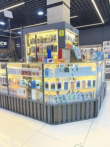 игровая зона: Торговый островок аксессуаров для смартфонов и электроники Продается — 4