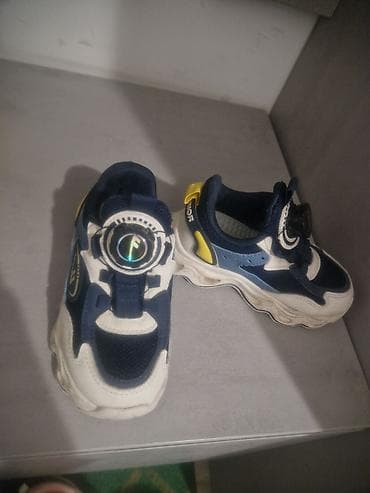 adidas boost: Детские кроссовки Warrior - Бренд: Warrior (логотип на стельке и — 2