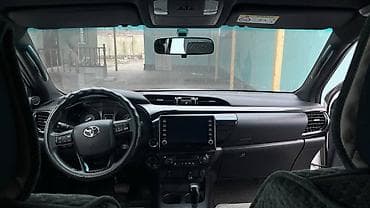 такта фуранер: Toyota Hilux: 2022 г., 4 л, Автомат, Бензин, Пикап — 10
