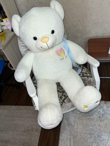 Мягкий плюшевый мишка большого размера. Доступен в белом и розовом