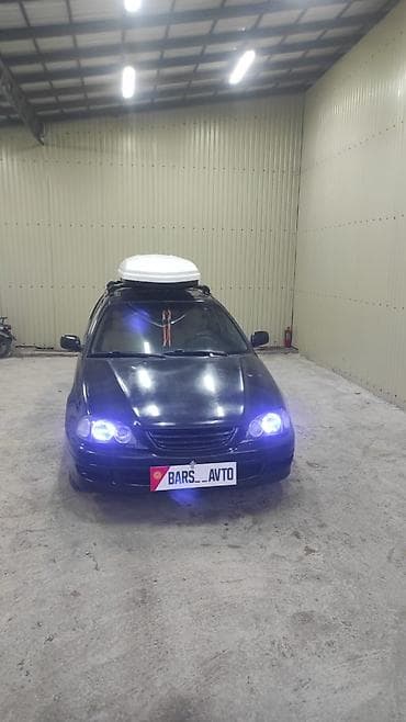 sprinter 315: Toyota Avensis: 1999 г., Седан — 5