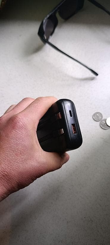 Внешний аккумулятор (power bank) с встроенными кабелями - Корпус