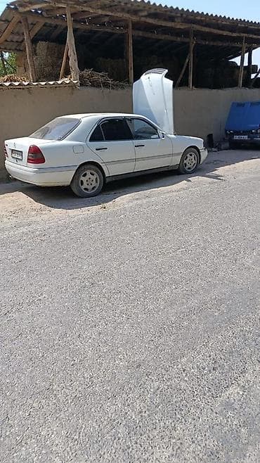 Mercedes-Benz : 1993 г., 1.8 л, Кол менен иштөөчү, Бензин, Седан — 2