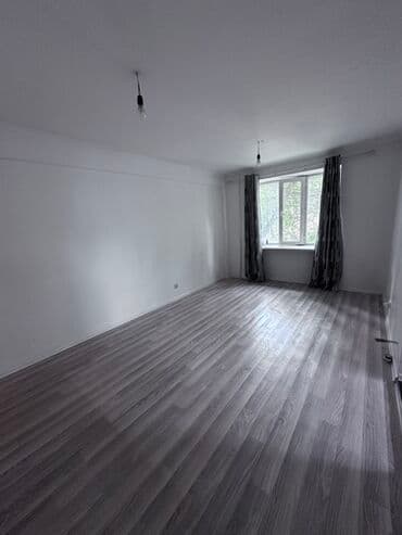 частный дом в бишкеке: Просторная светлая комната идеально подходящая для комфортного — 3