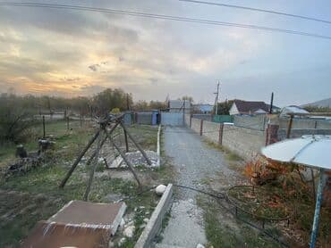 продаю дом ала тоо 1: Дача, 730 м², 3 комнаты, Собственник, Старый ремонт — 2