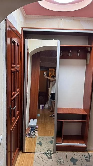 cupboard: Шкаф-прихожая, Б/у, С зеркалом, ЛДСП — 2