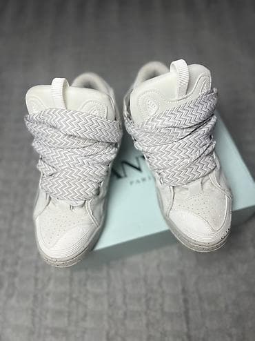 Дутые кроссовки Lanvin Curb, белые - Фирменный силуэт на утолщённой