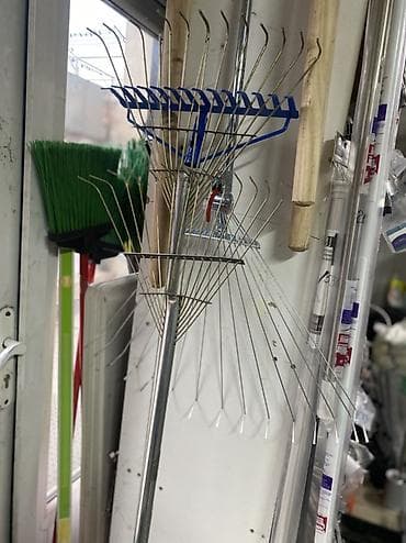 Тиски: Веерные садовые грабли с телескопической ручкой и регулируемой шириной — 2