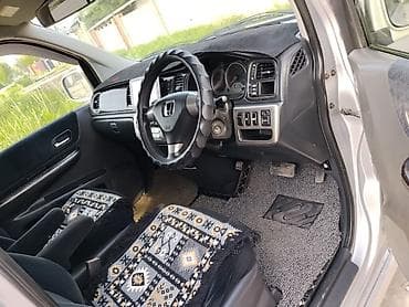 crv 5: Honda Stepwgn: 2004 г., 2 л, Бензин, Минивэн — 7