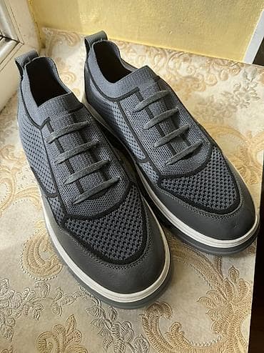 кросовки мурской: Кроссовки мужские,суперлегкие,новые,производство Узбекистан,качество👍 — 1