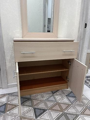тумбу с полками и зеркалом: Туалетный столик, Б/у, С зеркалом, цвет - Бежевый, ЛДСП — 2