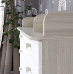 детская кроватка с комодом и пеленальным столиком: Бала үчүн комод, Жаңы, Бөбөктөр үчүн кийим алмаштыруучу үстөлү бар, ЛДСП, түсү - Ак — 2