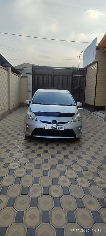 Toyota Prius: 2014 г., 1.8 л, Вариатор, Гибрид, Хэтчбэк