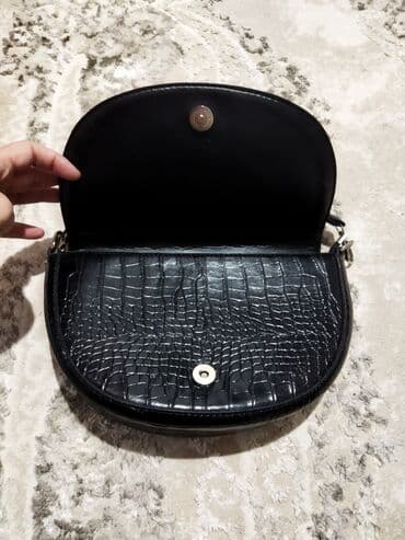 чемодан дорожный бу: Сумка в отличном состоянии, комфортная, лёгкая, вместительная — 2