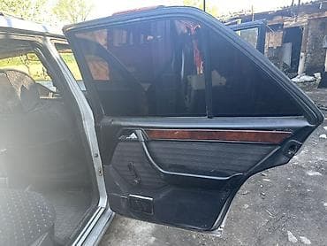 шторки мерседес: Mercedes-Benz W124: 1993 г., Ручные, Бензин, Седан — 4