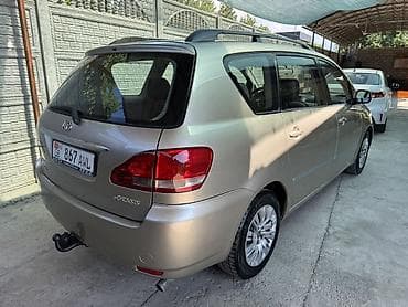воздушные фильтра: Toyota Avensis Verso: 2003 г., 2 л, Механика, Дизель, Минивэн — 3