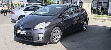 2011: Toyota Prius: 2011 г., Гибрид, Хэтчбэк — 6