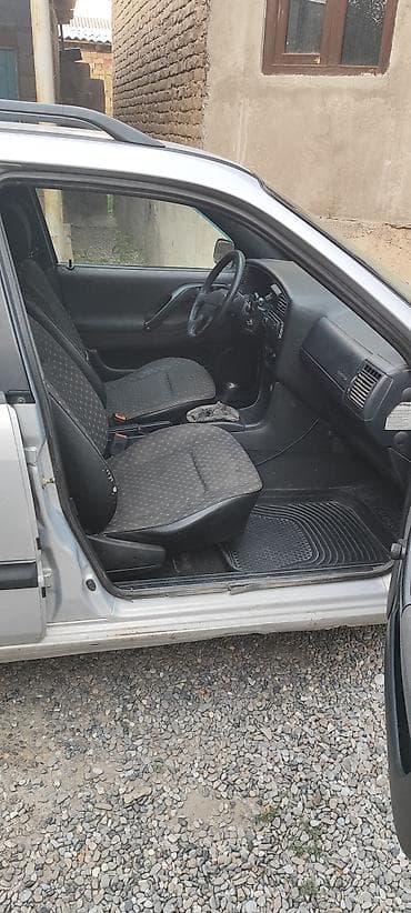 баа: Volkswagen Passat: 1996 г., 1.8 л, Кол менен иштөөчү, Бензин, Универсал — 6