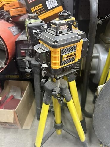 Инструменттер: Лазерный нивелир DeWalt на штативе - Профессиональный 3D/360° — 1