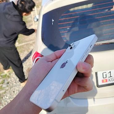 j5 prime: IPhone 13, Б/у, 128 ГБ, Белый — 6