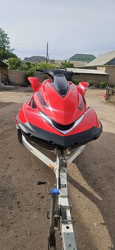 квадроцикл детский 10 лет: Гидроцикл Kawasaki Jet Ski (красный) - Корпус спортивного типа с — 1