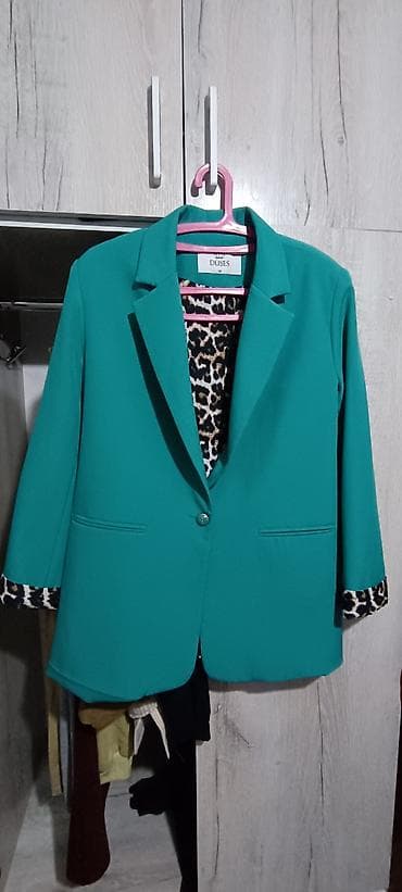 Пиджактар, жакеттер: Женский пиджак DUSES, размер M. - Цвет: изумрудно-зелёный. - Крой — 1
