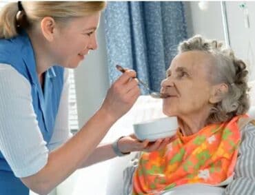 услуги медсестры капельницы уколы на дому: Сиделка уход за пожилыми и больными людьми большой опыт работы — 1