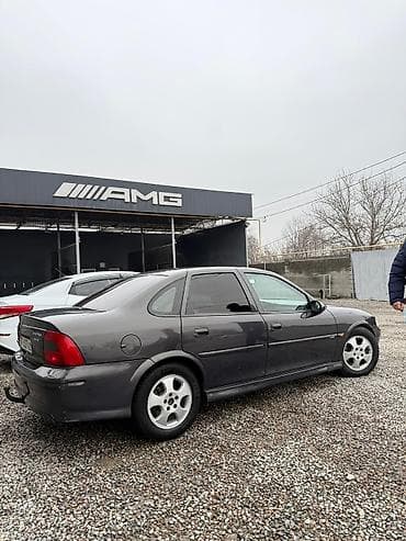 bmw m5 e60 v10: Opel Vectra: 2001 г., 1.8 л, Ручные, Бензин, Лифтбек — 3