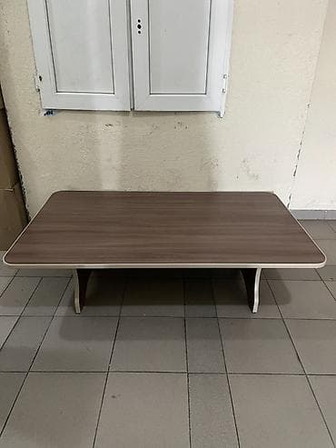 stol: В хорошем состоянии, есть один дефект (показано на фото, задели при — 1