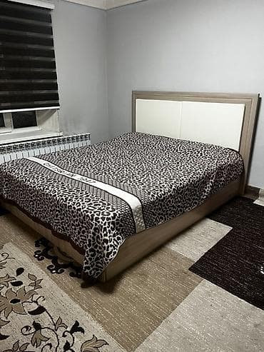 Двуспальная кровать, С мягким изголовьем, длина - 200 см