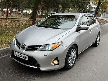 машина китай: Toyota Corolla: 2015 г., 1.6 л, Автомат, Бензин, Хэтчбэк — 2