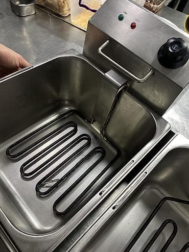 Кухонные плиты и варочные поверхности: Фритюрница 11л+11л (670х450х350мм; 220В; 5KBT) Установка настольная — 3