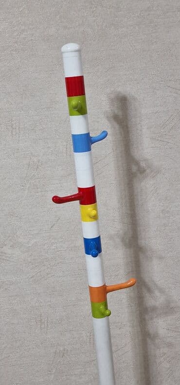 Продаётся детская напольная вешалка IKEA,высота-130 см,устойчивое