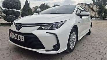 Toyota Corolla: 2021 г., 1.8 л, Вариатор, Гибрид, Седан
