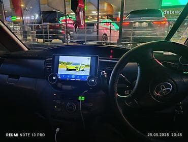 для такси авто: Toyota Voxy: 2004 г., Минивэн — 9