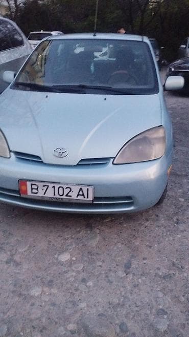 Toyota Prius: 2001 г., Гибрид, Седан