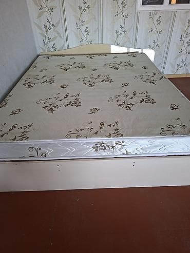 Спальный гарнитур в классическом стиле, цвет светлый беж с