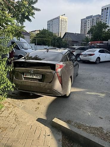 prius: Toyota Prius: 2018 г., 1.8 л, Вариатор, Гибрид, Хэтчбэк — 5