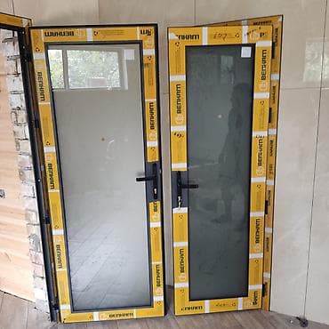 Алюминиевые стеклянные двери BENKAM - Материал профиля: алюминий