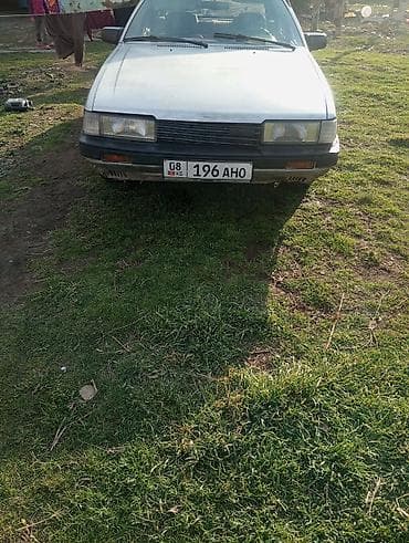 Mazda 626: 1989 г., Седан