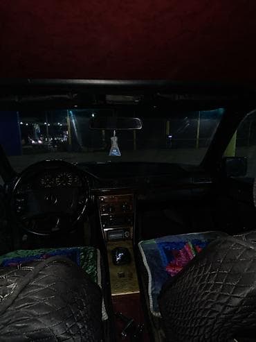 обшивка ауди: Mercedes-Benz W124: 1990 г., Механика, Бензин, Седан — 3