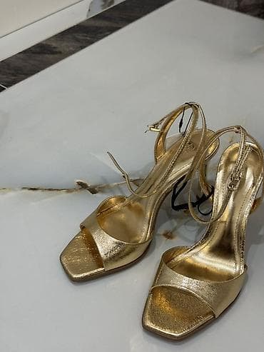 берса бут кийим: Босоножкалар, 38, Zara, Жаңы, түсү - Алтын — 1