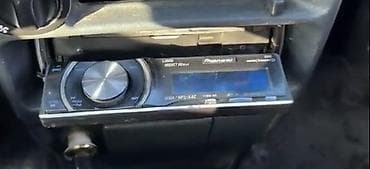 маленькая колонка: Автомагнитола Pioneer дельфин - Формат: 1-DIN, выдвижная/наклонная — 1