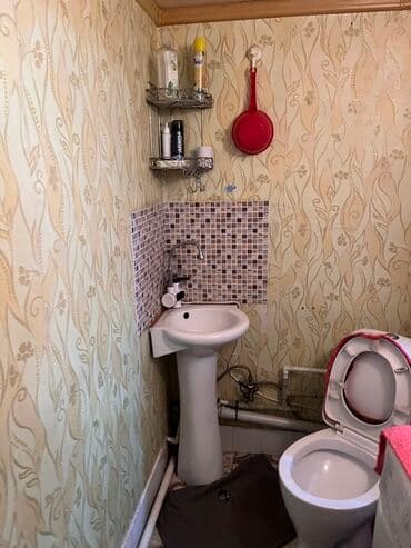 арзан квартира керек бишкектен: Уютный хостел в городе Каракол. 600 сом с человека. Каракол, улица — 5