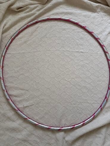 Обруч для гимнастики и фитнеса с серебристым покрытием и розовыми