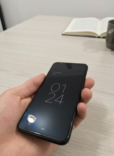 Аудиотехника: Google Pixel 4, Б/у, 64 ГБ, цвет - Черный, 1 SIM, eSIM — 1