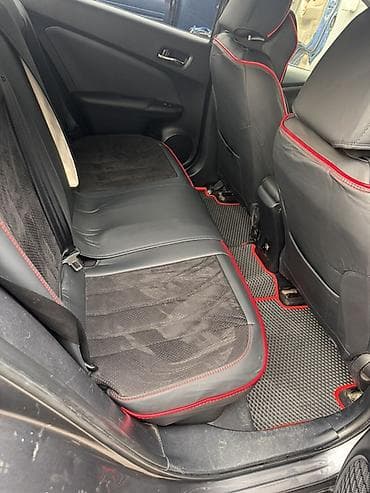 приус 2018: Toyota Prius: 2018 г., Гибрид, Лифтбек — 4