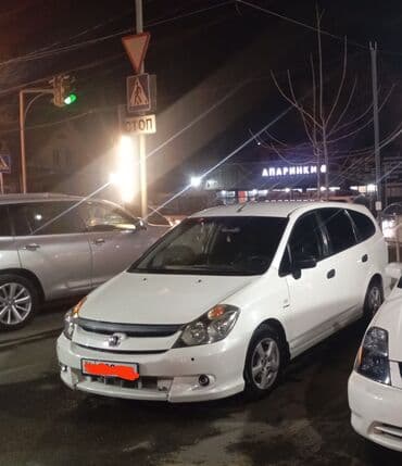 срочно продам авто в связи с переездом: Honda Stream: 2004 г., 2 л, Автомат, Бензин, Универсал — 2