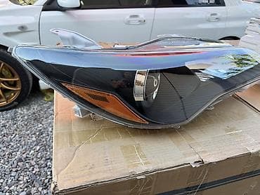 лампа фонарь: Комплект передних фар Toyota — 2